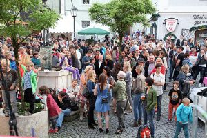 Salzburger Altstadtfest:Kaiviertel 2013 am 07.+08.06.2013 “In 48 Stunden um die Welt”