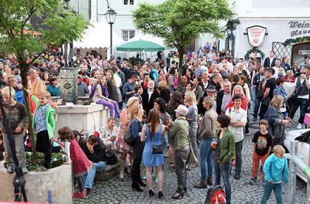 Salzburger Altstadtfest:Kaiviertel 2013 am 07.+08.06.2013 “In 48 Stunden um die Welt”